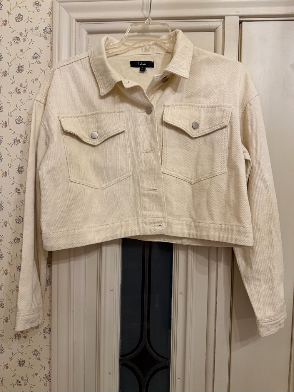 Lulu's Cream Cropped Denim Jacket with Front Pockets